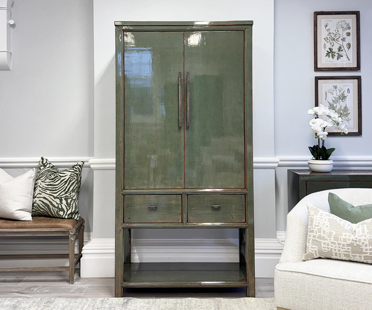 Oriental Style Mei 2 Door Cabinet in Moss