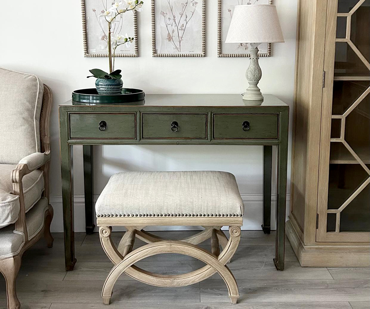 Oriental Style Lijiang Desk in Moss