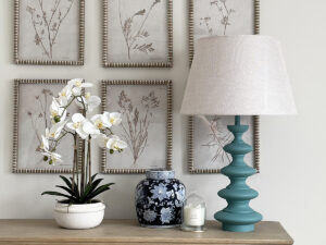 Tobius Table Lamp in Vardo with Linen Shade